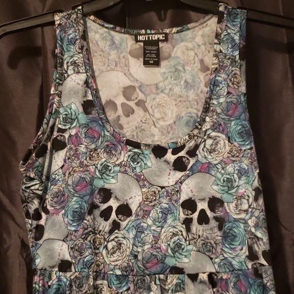 Dresss - Picture 2 of 4